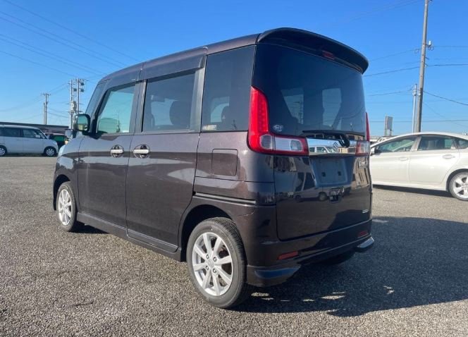 Suzuki Spacia - 2WD - Image 4