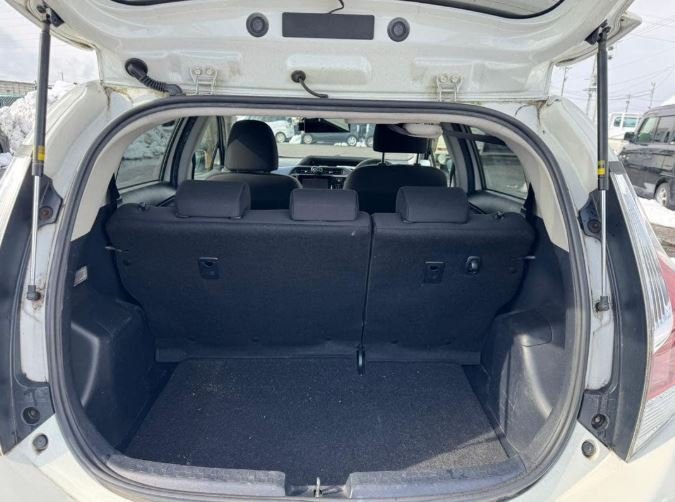 Toyota Aqua - 2WD - Image 5