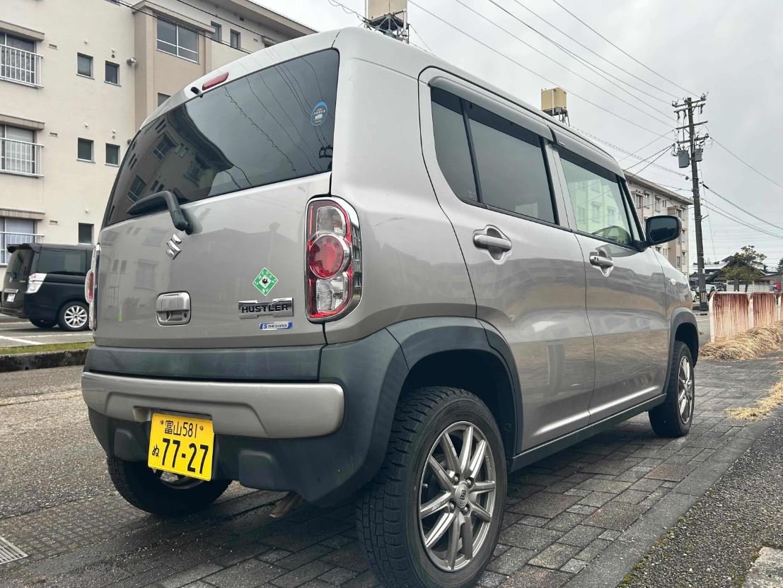 Suzuki Hustler G- 2WD - Image 4