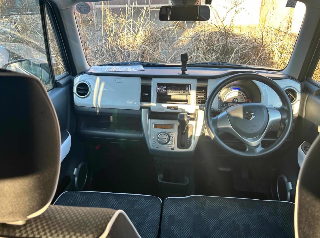 Suzuki Hustler G- 2WD - Image 8